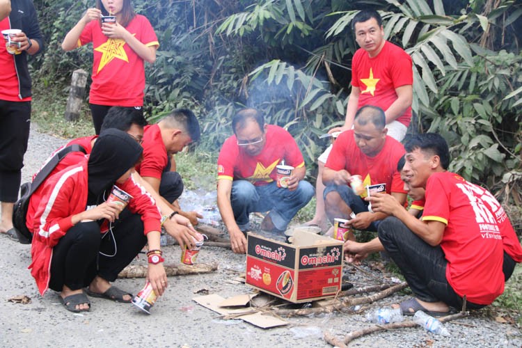 CDV Viet Nam gap bien khi di co vu AFF Cup 2018 tai Lao-Hinh-10