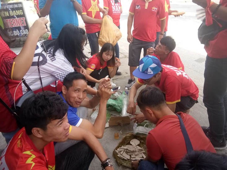 CDV Viet Nam gap bien khi di co vu AFF Cup 2018 tai Lao-Hinh-11