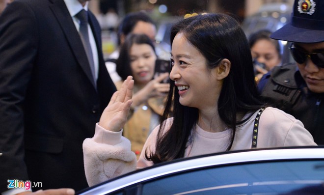 Kim Tae Hee rang ro chao fan Viet khi toi Ha Noi luc toi muon-Hinh-6