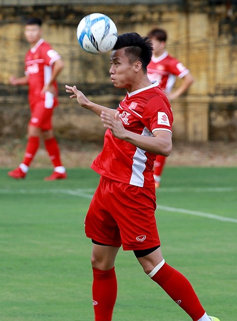 Cau thu nao DT Viet Nam chuyen chinh xac nhat AFF Cup 2018?-Hinh-4