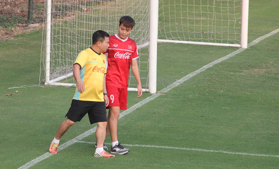 Truoc ban ket AFF Cup 2018, DT Viet Nam don nhan niem vui tron ven