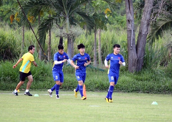 Doi tuyen Viet Nam doi mua cho dau Philippines o AFF Cup 2018-Hinh-2