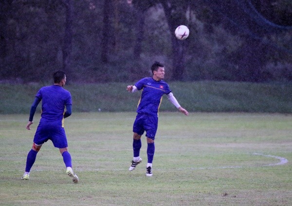 Doi tuyen Viet Nam doi mua cho dau Philippines o AFF Cup 2018-Hinh-7