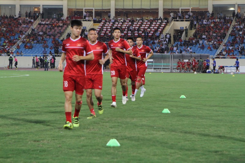 Quang Hai, Cong Phuong lap cong, Viet Nam hien ngang tien vao chung ket AFF Cup-Hinh-8