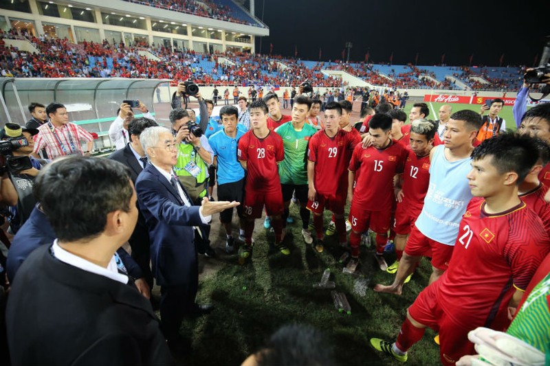 Vao chung ket AFF Cup 2018, doi tuyen Viet Nam “dut tui” bao tien?