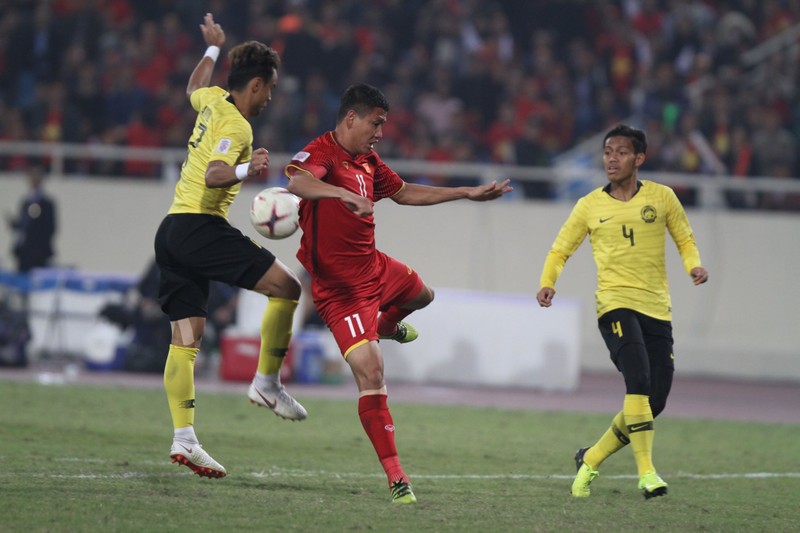 Gianh thang loi chung cuoc 3-2, DT Viet Nam gianh chuc vo dich AFF Cup 2018-Hinh-2