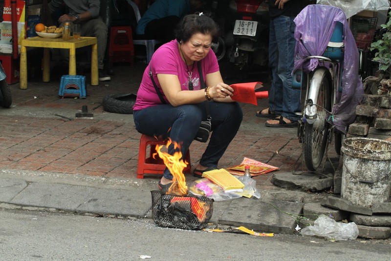 Nguoi dan Ha Noi hoa vang ma Tat nien don nam moi-Hinh-3