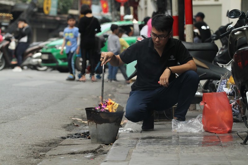 Nguoi dan Ha Noi hoa vang ma Tat nien don nam moi-Hinh-5