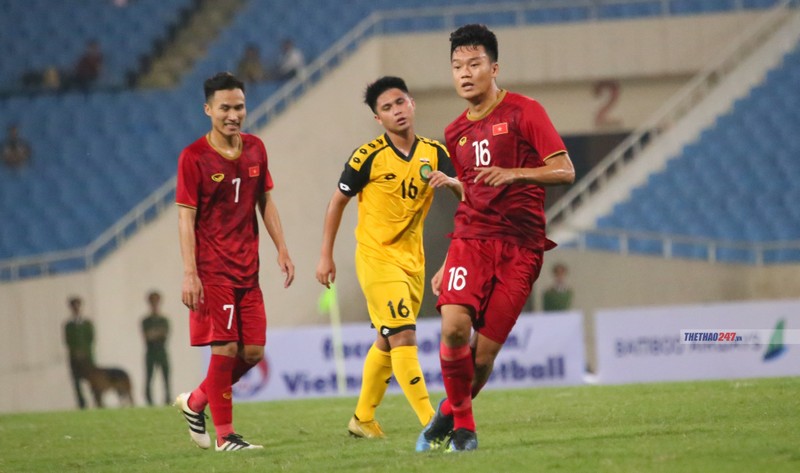 Doi hinh U23 Viet Nam - U23 Indonesia: Quan at chu bai lo dien-Hinh-3