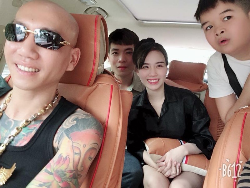 Hotgirl Linh Miu nhan mua gach da sau tiet lo bat ngo ve “Cu Thoc”-Hinh-3