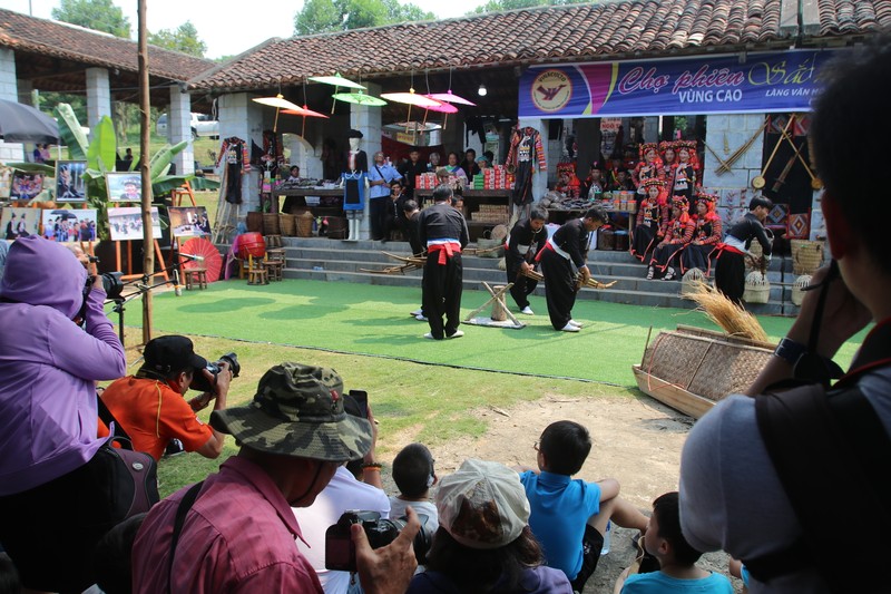 Xu huong nghi le o lai thanh pho trai nghiem 