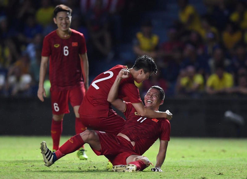 Guc nga vi dau, Anh Duc van cuoi man nguyen sau khi ghi ban phut chot