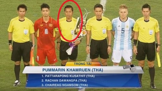 Trong tai Thai Lan bat chung ket King’s Cup, DTQG Viet Nam co dang lo?