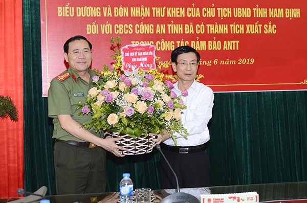 Nam Dinh: Pha nhanh toi pham tin dung den