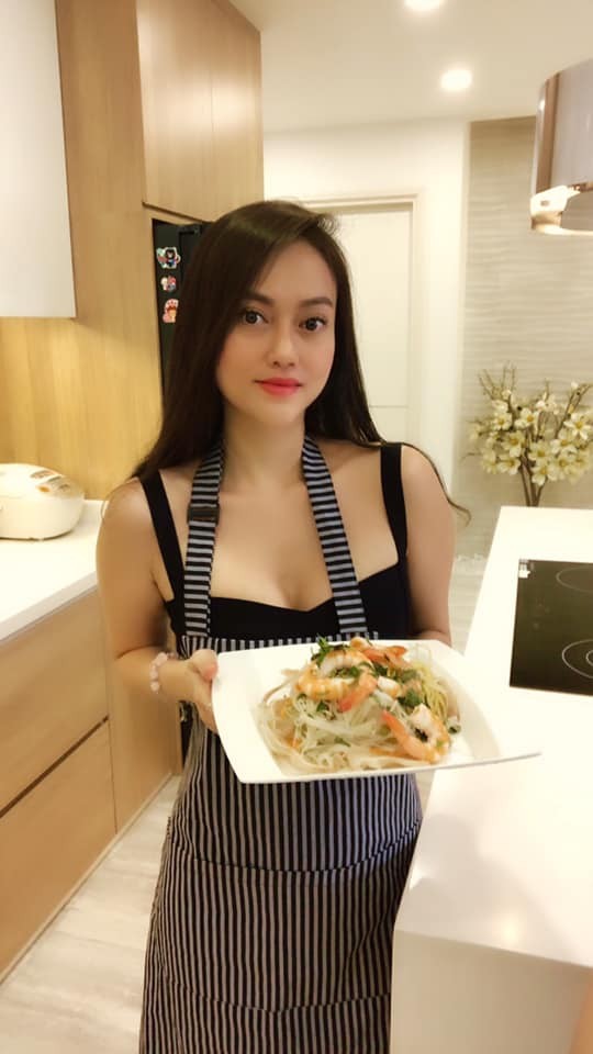 Co giao U40 body chuan, tre xinh nhu U18 nhung phai xem ba ngoai nang moi 