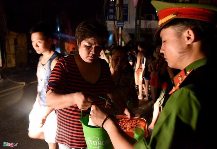 Am long tinh quan dan trong tham hoa chay nha may Phich nuoc Rang Dong-Hinh-5