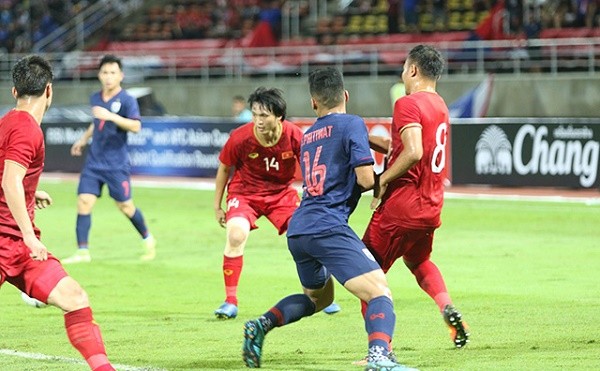 Vong loai World Cup 2022: Van Lam lam nguoi hung, Viet Nam cam hoa tren dat Thai Lan