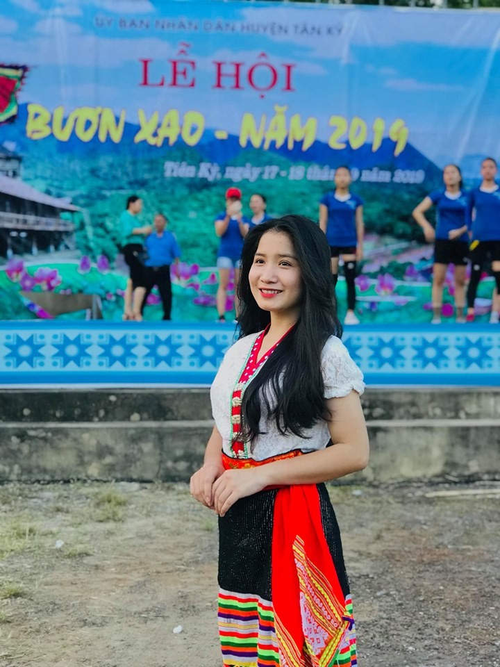 Vua xuat hien, hot girl dan toc khien dan mang xin link toi tap vi dieu nay