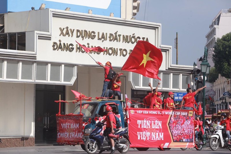 Song Hai phoi hop lap sieu pham, Viet Nam thang Malaysia tai vong loai World Cup 2022-Hinh-6