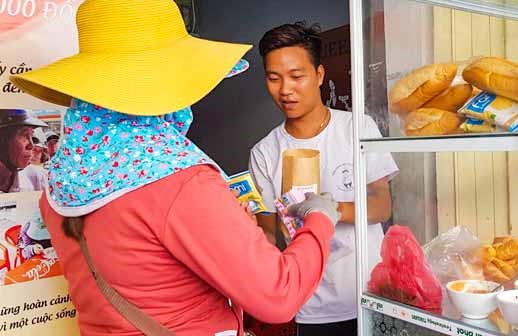 9x mo coi mo tiem banh mi 0 dong bao hieu cha me