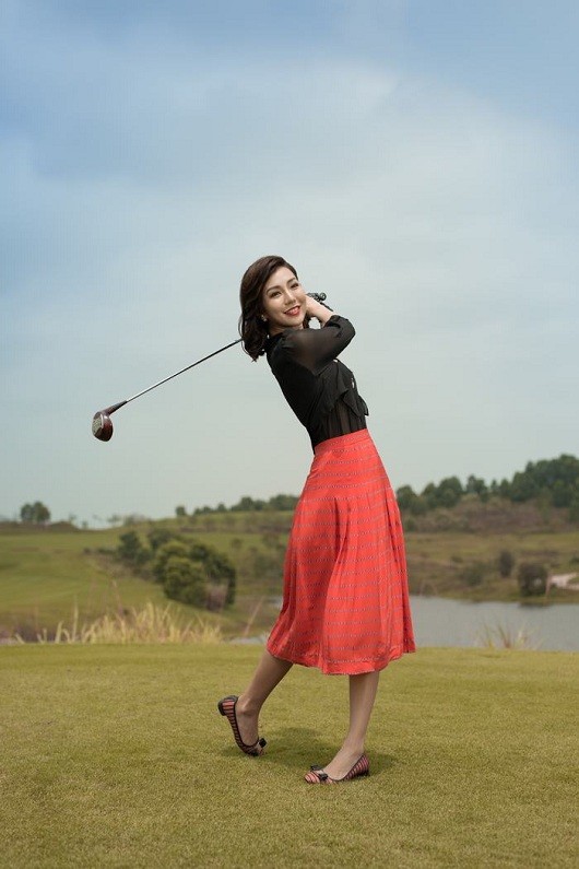 A hoang Golf Queen bat ngo tiet lo hinh mau ban trai ly tuong-Hinh-7