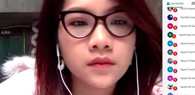 Day online mua dich Covid-19, co giao tieng Nhat he lo nhan sac 