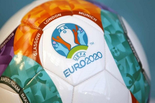 Vi dich Covid-19, Euro 2020 duoc roi sang thoi gian nao?