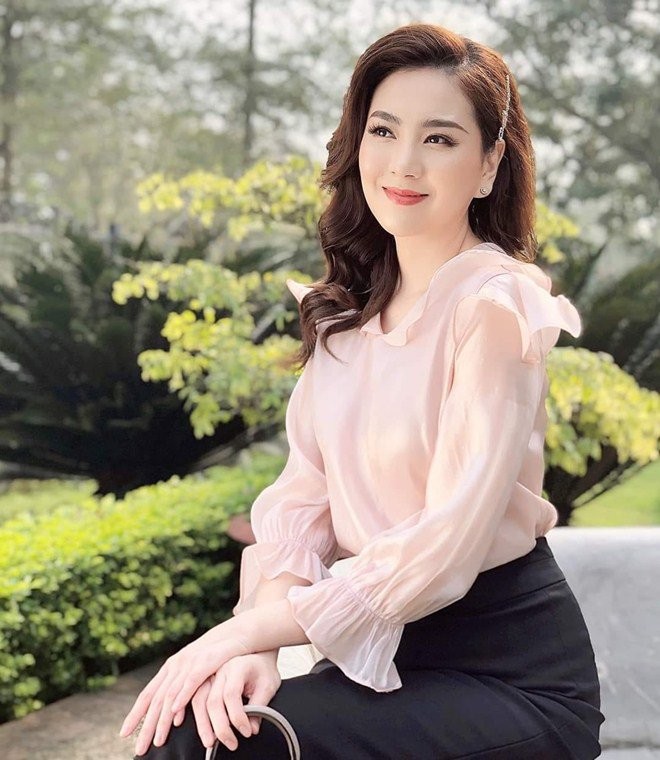 Dan mang to mo chuyen it biet ve nu MC xinh nhat VTV-Hinh-3