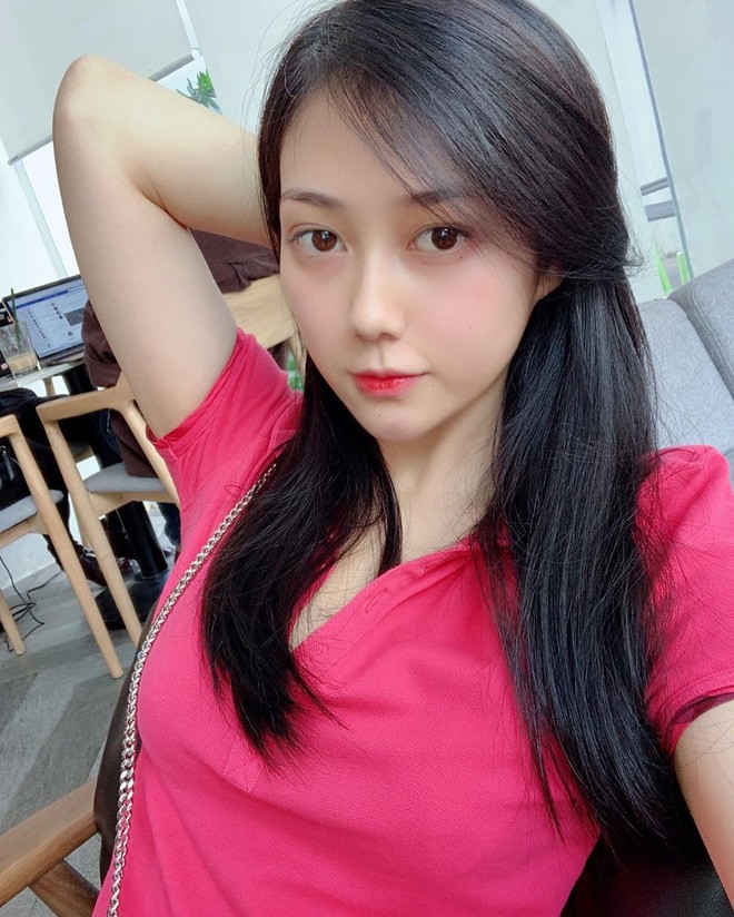 Soi dan hot girl Viet vo danh khien bao Trung 