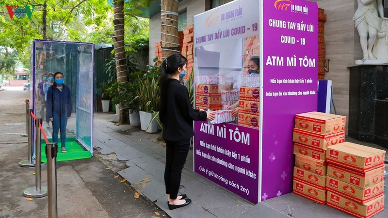 “ATM mi tom” cua bac si va tinh nguyen vien tang cho nguoi ngheo-Hinh-10