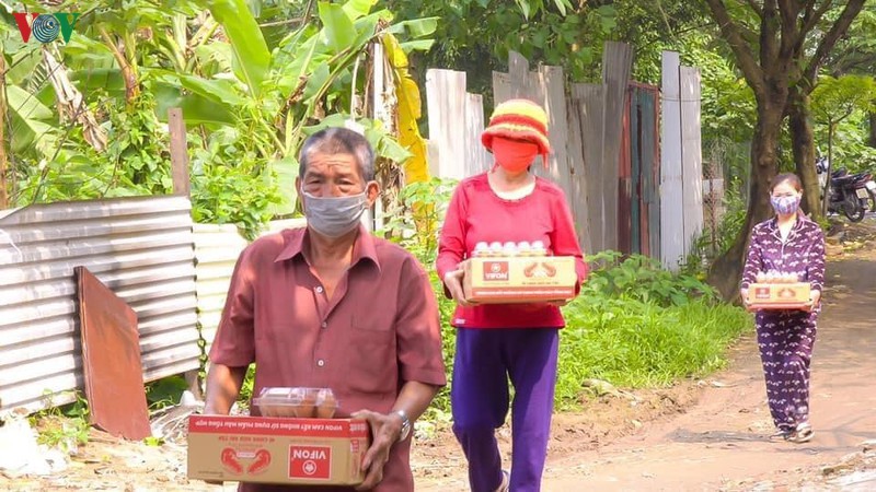 “ATM mi tom” cua bac si va tinh nguyen vien tang cho nguoi ngheo-Hinh-3