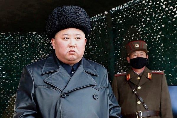 Lanh dao Trieu Tien - Kim Jong Un xuat hien truoc cong chung
