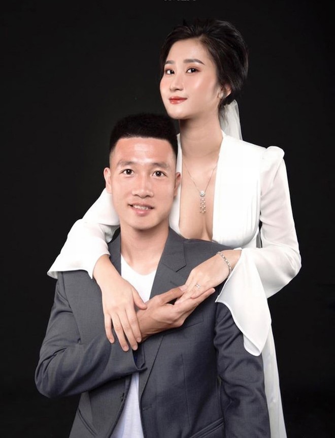 Khoe vong 1 day da khi chup anh cuoi, hot girl Hai Phong gay chu y-Hinh-2