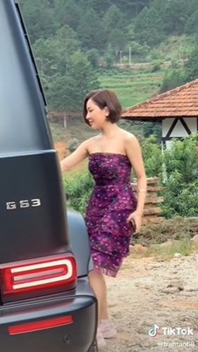 Bi don yeu voi dai gia, hot girl Tram Anh lap tuc co dong thai la