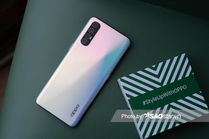 Mo hop OPPO Reno3 Pro: camera selfie 44MP dau tien tren the gioi-Hinh-3