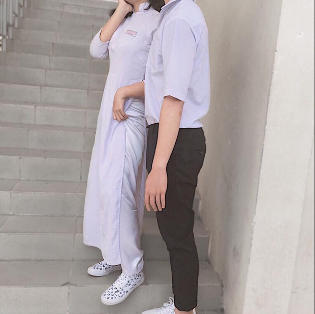 Mac ao dai di giay sneaker, nu giao vien thuc tap gay tranh cai-Hinh-6