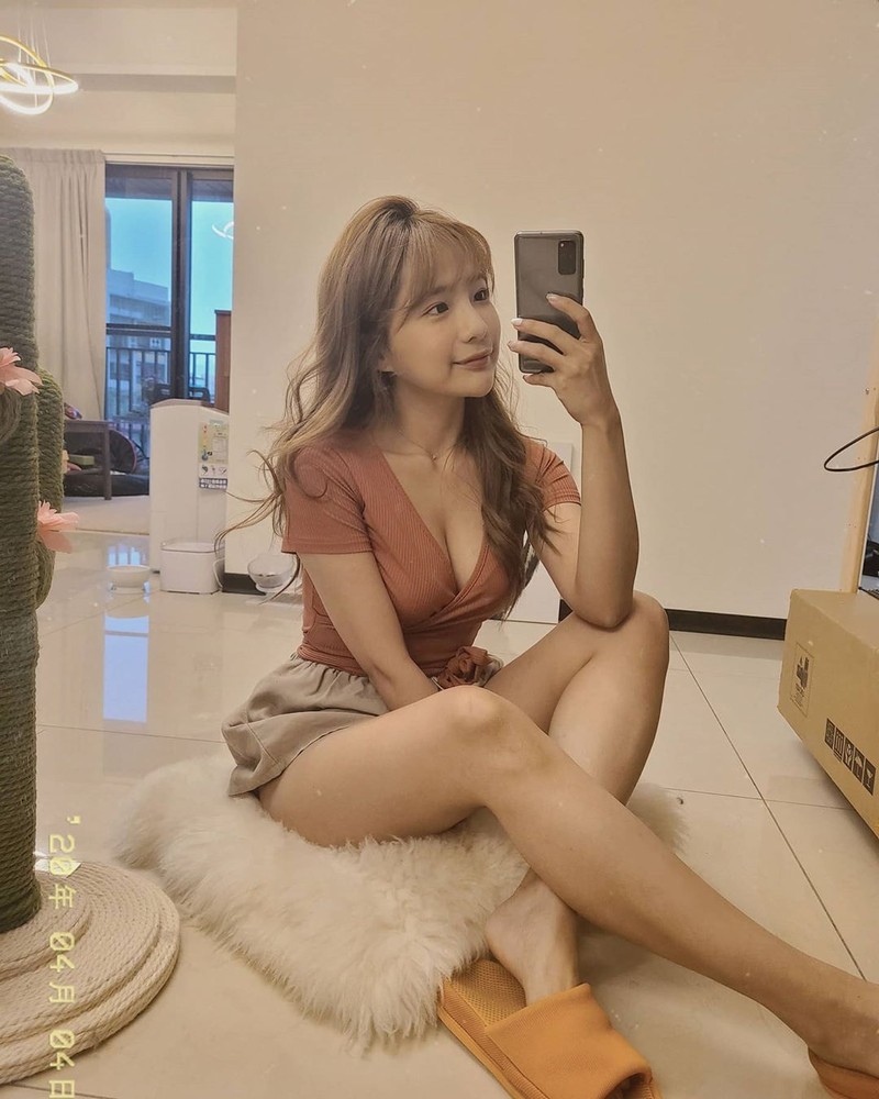 Vui mieng noi tieu chuan chon chong, nu streamer vong 1 khung gay sot-Hinh-6