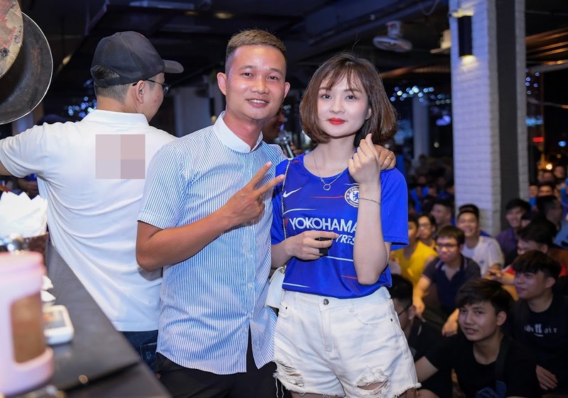 Fan Chelsea va MU xuyen dem 