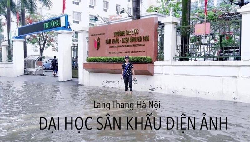 Ha Noi ngap nuoc, san cac truong dai hoc lon bong bi che anh-Hinh-7