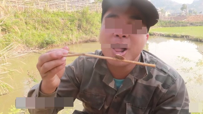 Youtuber Viet an uong khien nguoi xem phat 