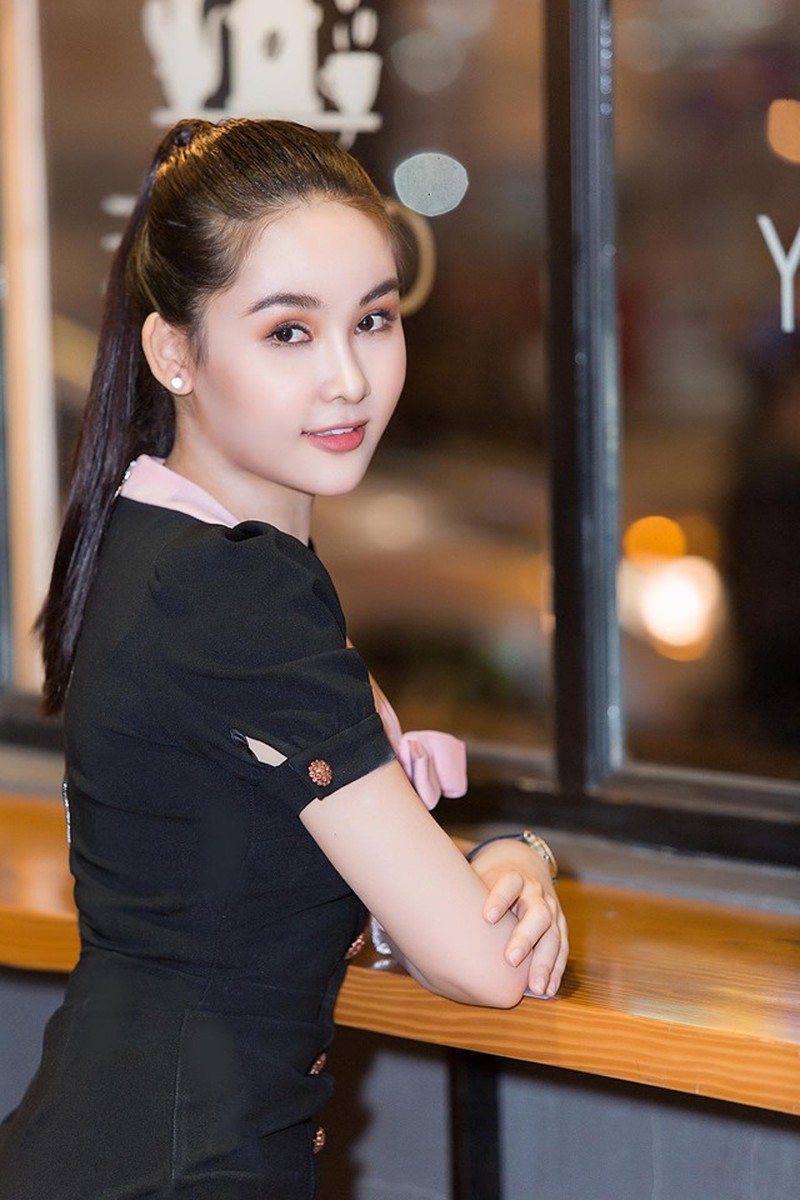 Le Au Ngan Anh lan dau xuat hien trong cuong vi moi gay chu y-Hinh-6