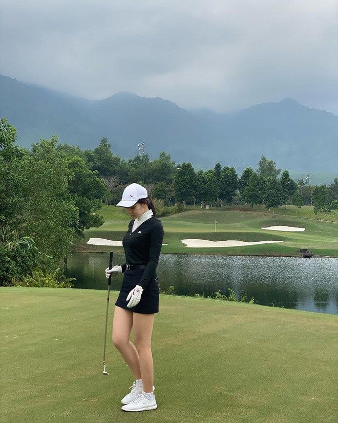 Hot girl dep nhat san golf, tuong ai xa la hoa ra nguoi quen-Hinh-5