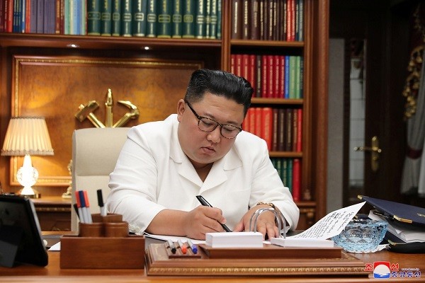 Loi xin loi chua tung co tien le cua ong Kim Jong Un-Hinh-2
