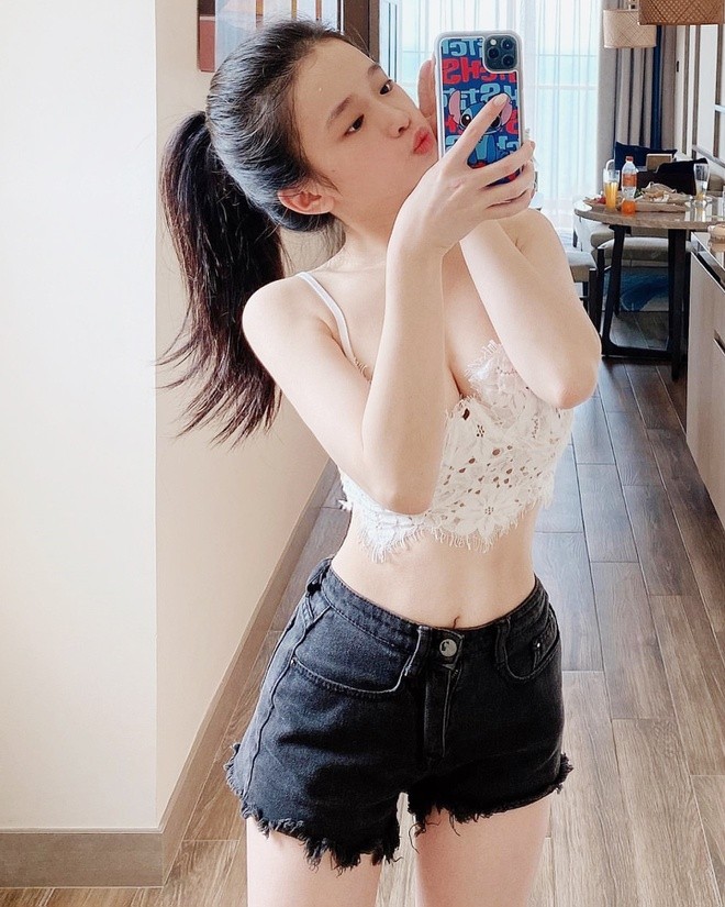 Dau nam moi, hot girl Linh Ka 