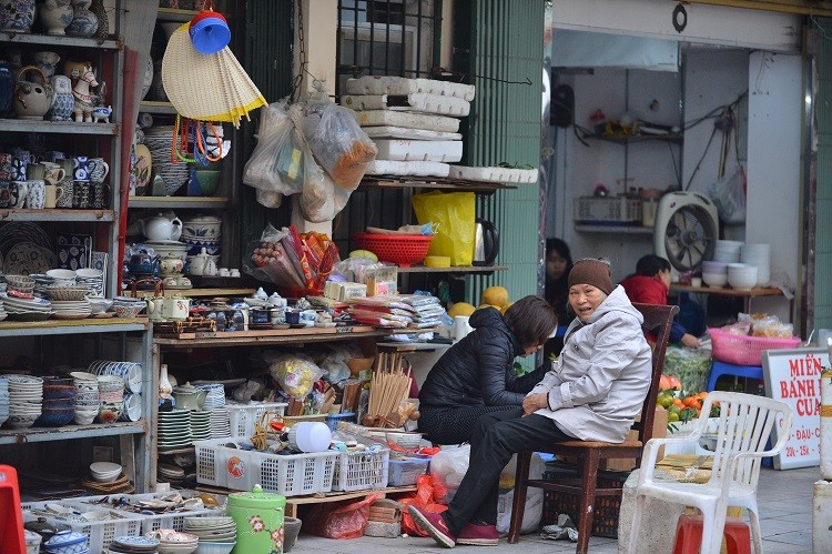 Xem nguoi pho co tieu tien nhu the nao o dac khu mua sam Tet 'cho nha giau'-Hinh-11