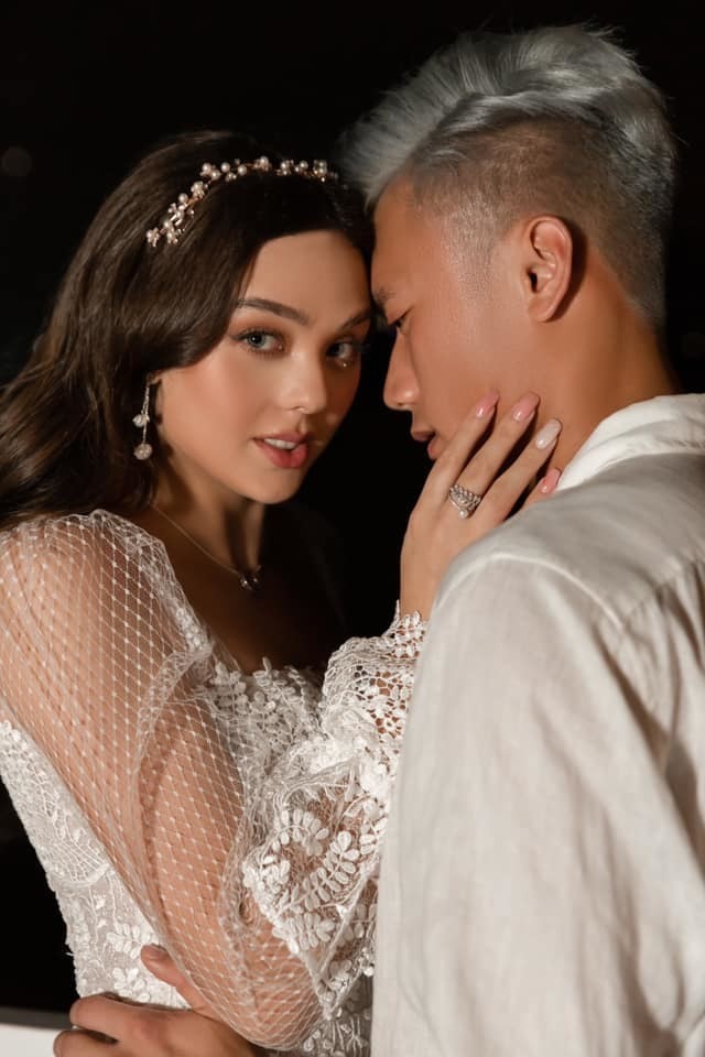 Ban gai Tay cua Bui Tien Dung dien ao dai ngam ma me-Hinh-12