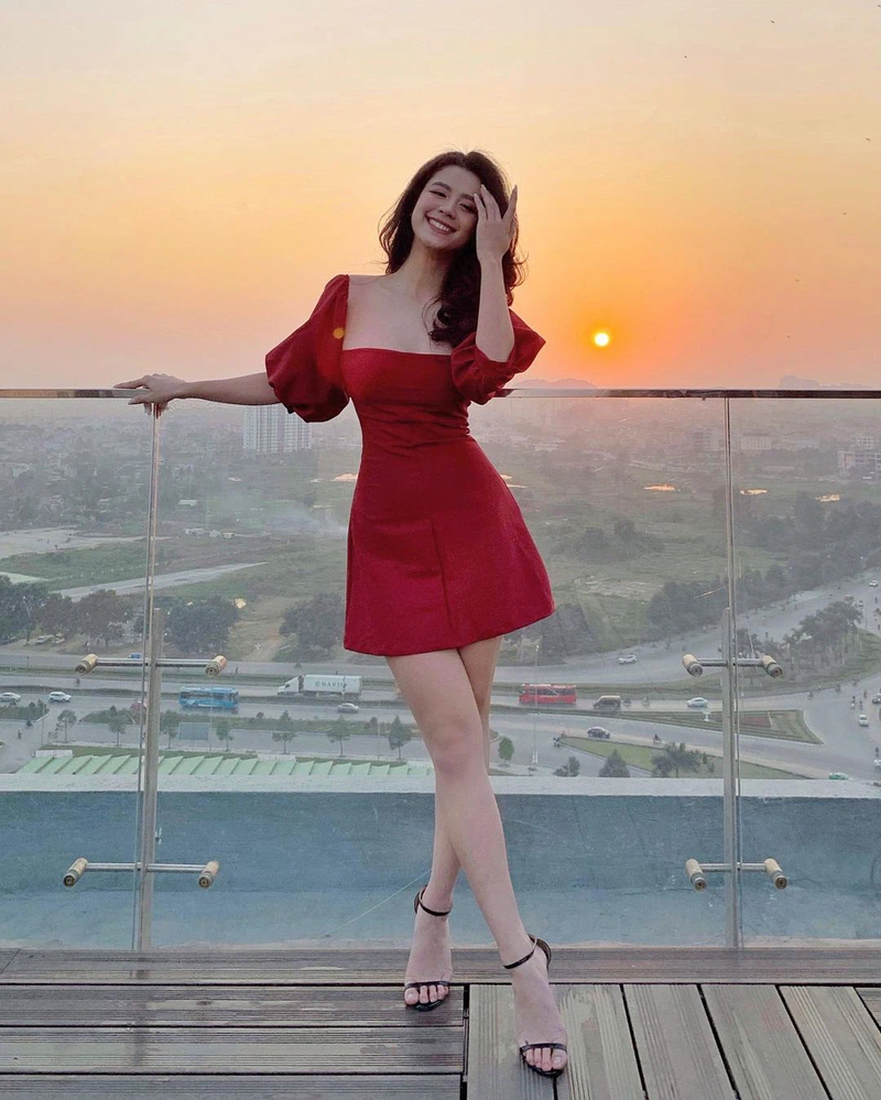“Hot girl tap hoa” Han Hang tai xuat, netizen “ban tin ban nghi“