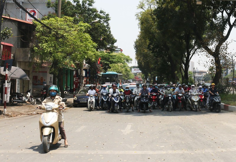 Ha Noi nang nong dinh diem, netizen khoi lai 