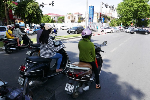 Ha Noi nang nong dinh diem, netizen khoi lai 