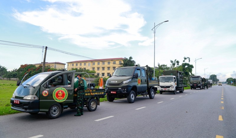 Dan xe dac chung khan cap phun khu khuan tai Bac Ninh